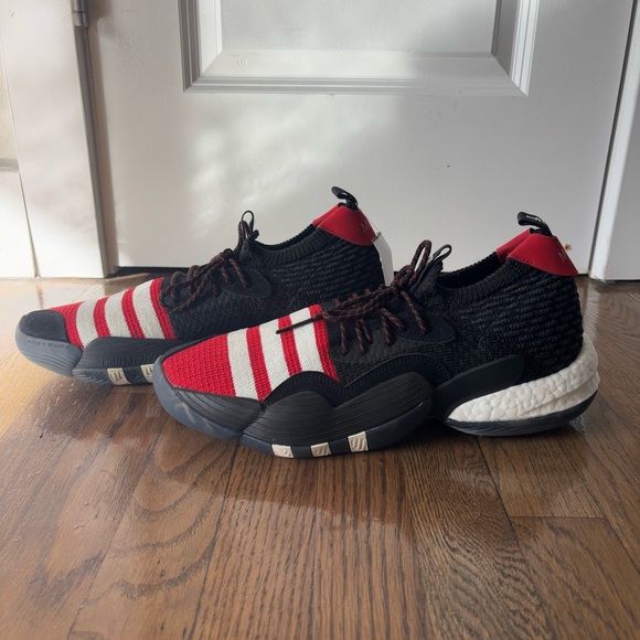 Adidas Trae Young 2 Basketball Size Men 12 / WMN 13 - Picture 6 of 10
